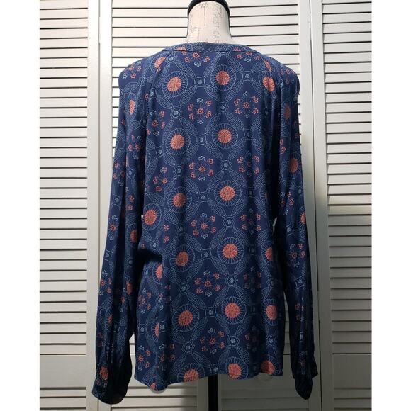 Dip Popover Blouse Women's 3X Blue Geometric Medallion Tie Neck Button Cuff Boho - Picture 4 of 8